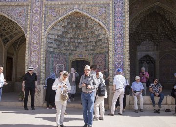 Iran&#039;s H1 Tourist Arrivals, Departures Increase 