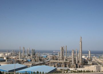 Iran Reports Sufficient Supply of Petrochemical Feedstock 