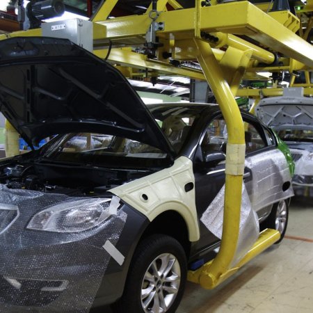 Domestic Carmakers Unable to Accomplish Production Goals