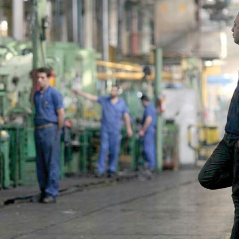 Small Firms Bear Brunt of Iran’s Industrial Slowdown