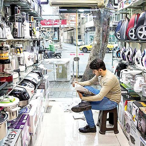 Economic Growth in Iran Faces Three Key Barriers in 2025-26