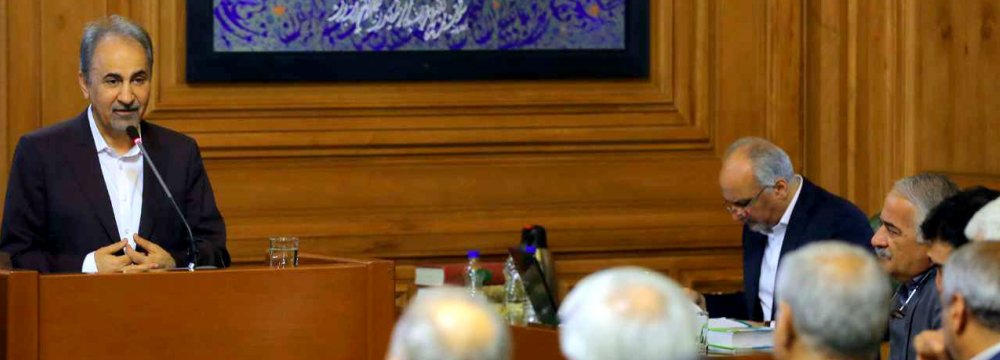 City Councilors Reject Tehran Mayor’s Resignation 