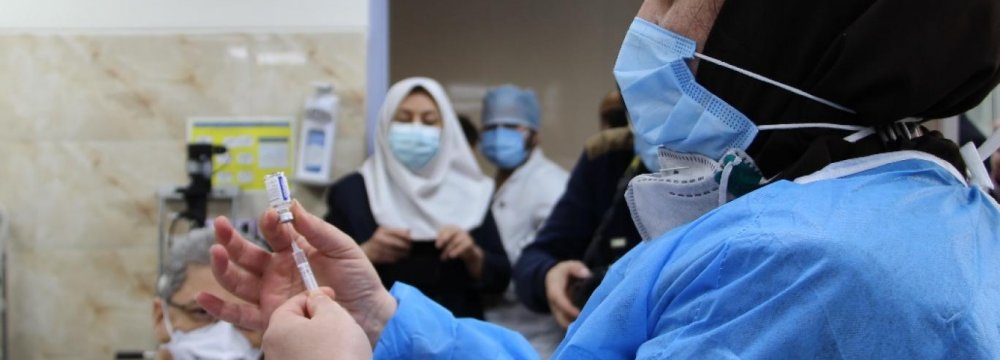 Plans to Vaccinate All Iranians by March 2022