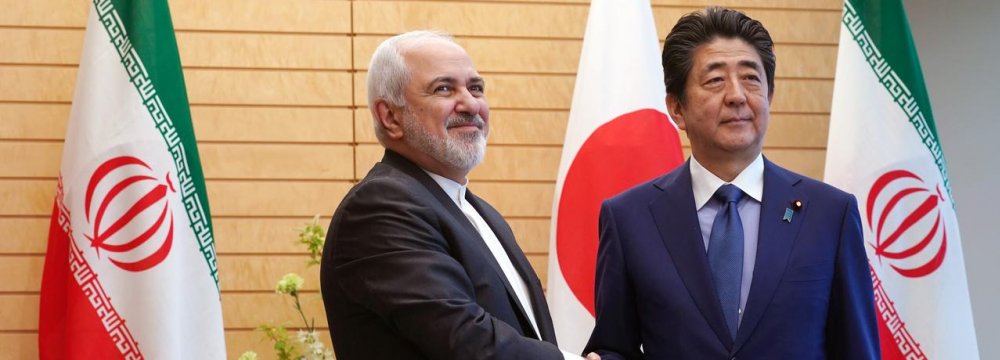 Zarif: Onus on Global Community to Save Nuclear Deal