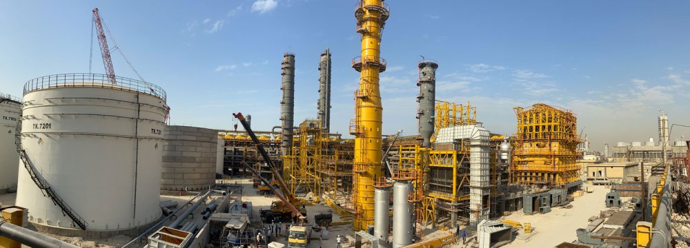 Apadana Petrochem Plant to  Be Launched by Summer End