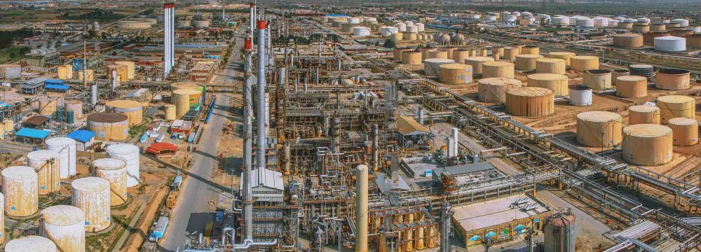 CO2 Recycling Plant Helps Tehran Oil Refinery Gets a Touch of Green