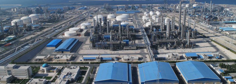 Iran Expanding Domestic Production of Gasoline Catalyst 