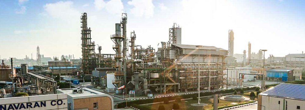 Iran Launches Construction of Largest CO2 Recycling Unit 