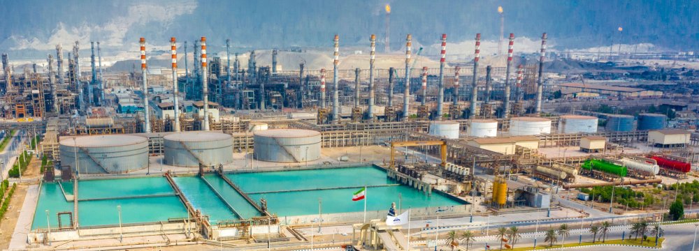 Collaboration Producing 45% of Iran’s Daily Gasoline Output