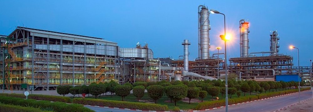 Fanavaran Petrochemical Company to Complete Methanol Value Chain