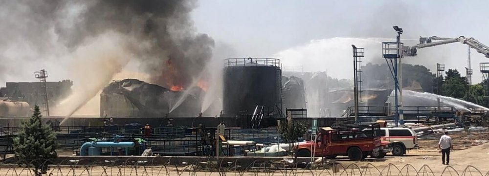 Inferno Kills Four in Qazvin Petrochem Plant 