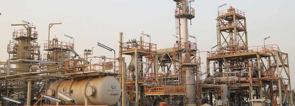 Work in Progress at Gasfield in West Iran 