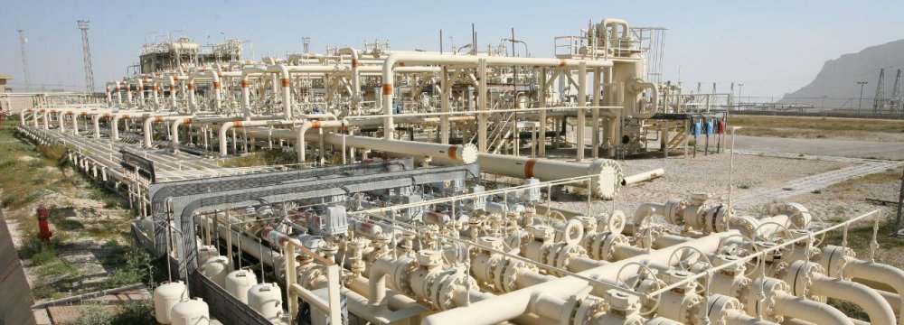 Gas Output Exceeds 700 mcm/d