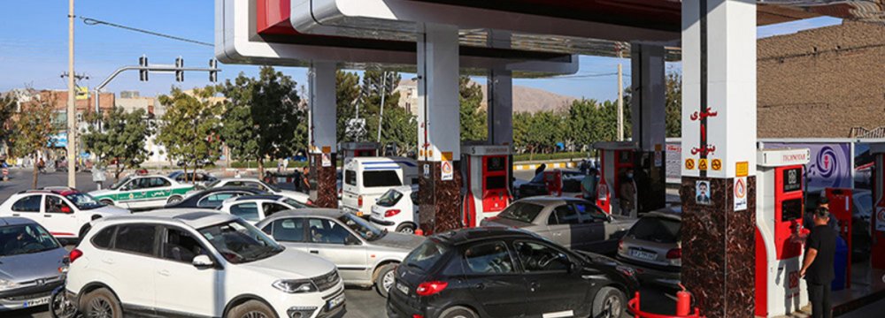 Gasoline Output Lags Behind Demand
