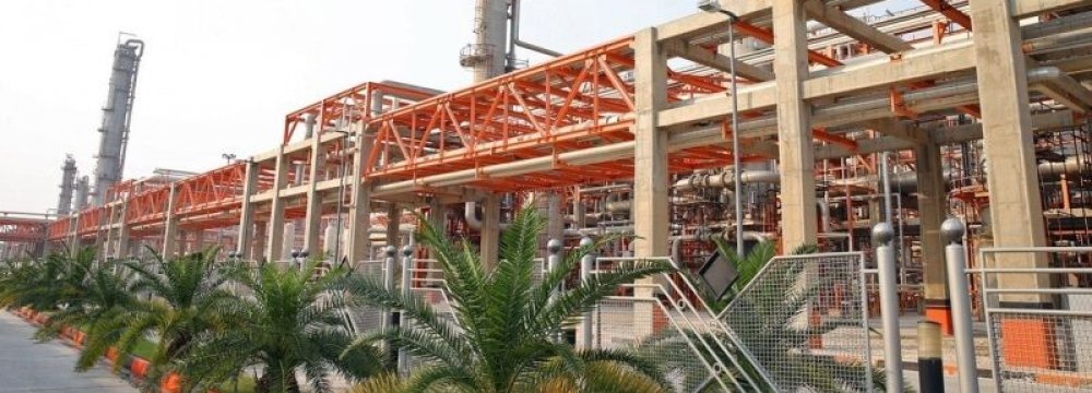 Petrochem Company in Ilam Completing Work on Olefin Unit 