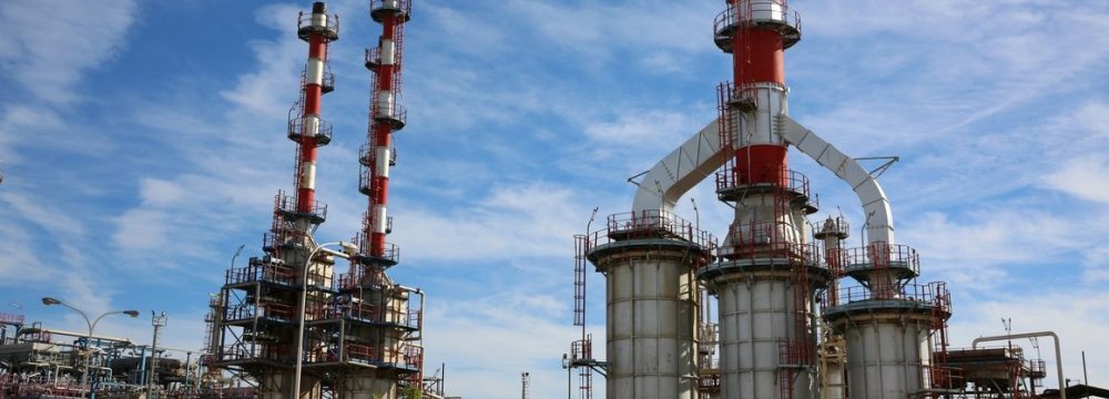 Lavan Oil Refinery Saves $30m by Using Indigenized Equipment