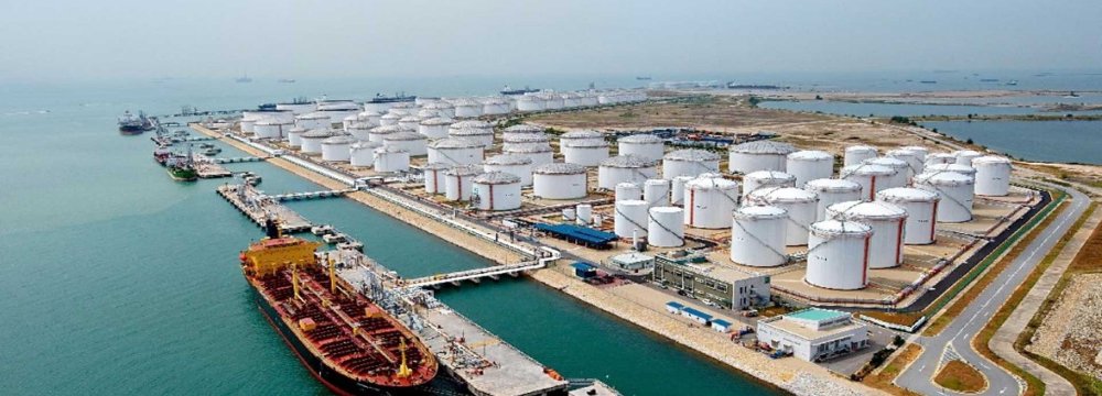 Majlis Committee Cuts Crude Export Forecast 