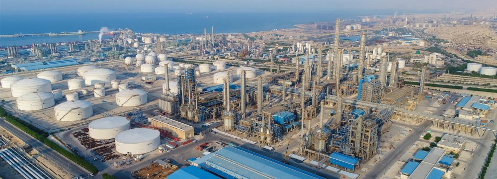 Environment Protection Awareness Comes to Bushehr Petrochem Plant 