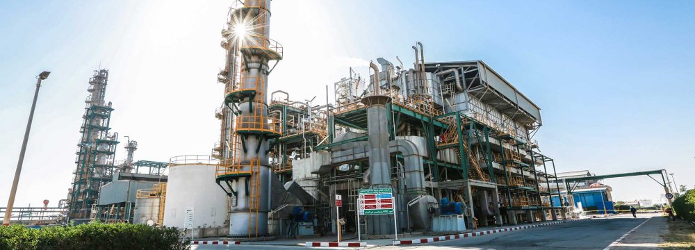 Feasibility Studies on Track for Fanavaran Petrochem Co. 