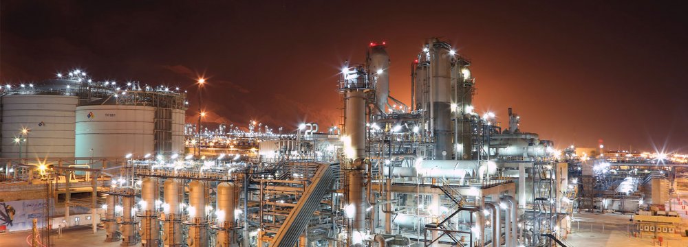 Iran's Petrochem Sector Problems Surveyed 