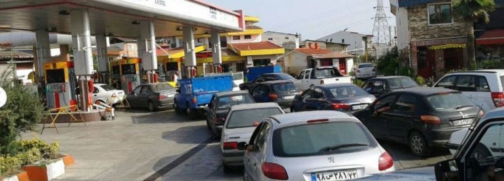 Dilapidated Fuel Nozzles Causing Long Queues at Pumps 