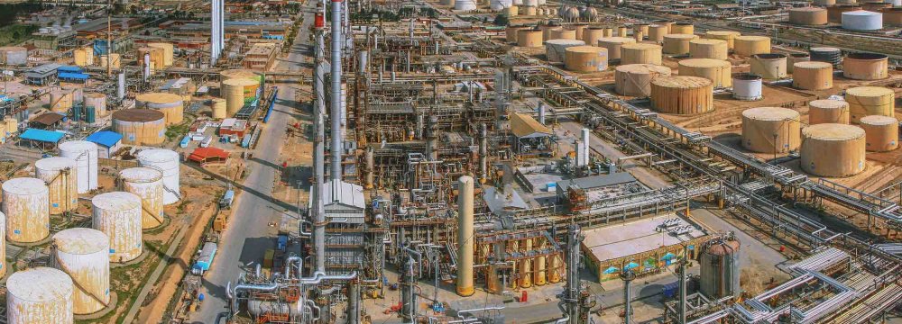 Tehran Oil Refinery Adds Butane to Product Lines