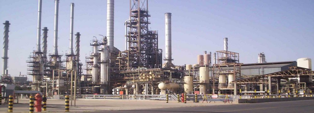 Tehran Refinery Enhancing Gasoline Quality to Euro 5