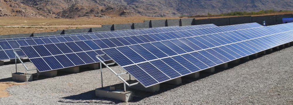 Private Sector Expanding  PV Power Stations in Kashan 