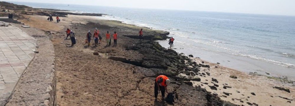 Oil Slick Cleanup Near Kharg Island 