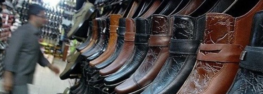 Domestic Shoe Industry Hit by Raw Material Shortage 