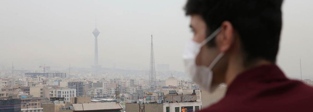 Experts Blame Air Pollution on Poor Government Supervision 