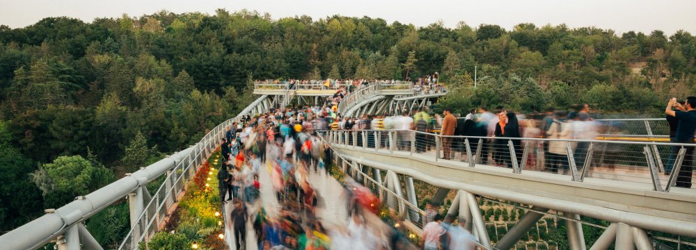 The rise in working-age population on the one hand and the decline in investment rate due to the increase in the number of households on the other hand would explain the roots of one of the super challenges facing Iran’s economy: unemployment.