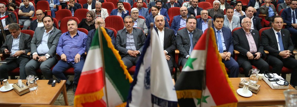 Syrian Delegation in Tehran to Review Economic Relations