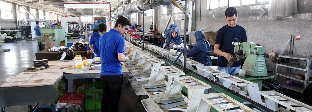 Only 8.6% of Jobless Iranians Receive Unemployment Benefits 