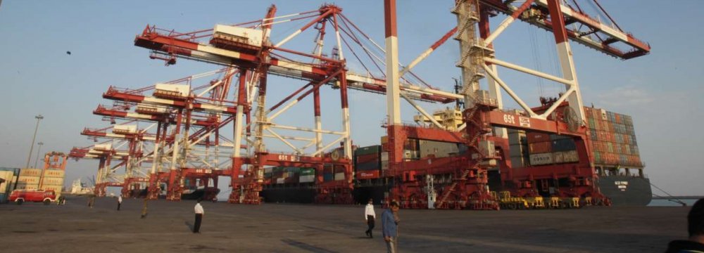 Iran's Monthly Trade With Six Persian Gulf States Hit $1.9 Billion