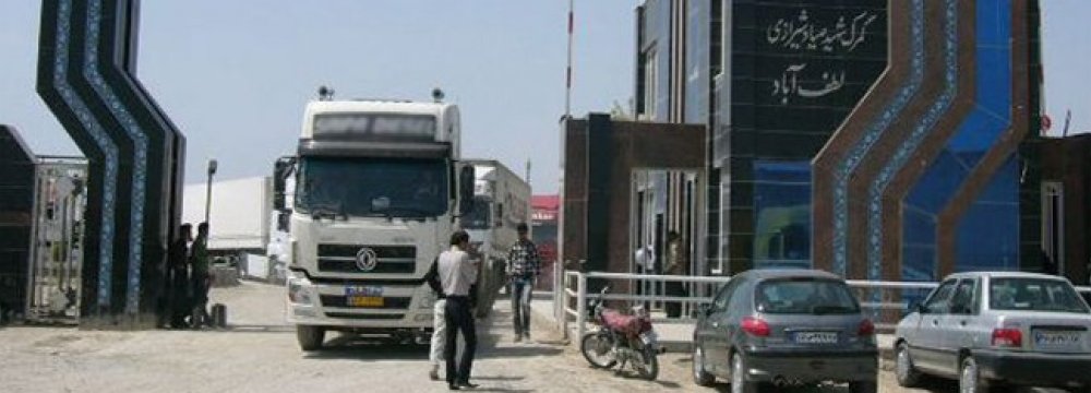 Turkmenistan Bans Iran Transit Trucks Heading to Tajikistan 