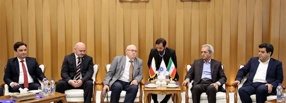 Czech Republic Looking to Strengthen Iran Business Ties
