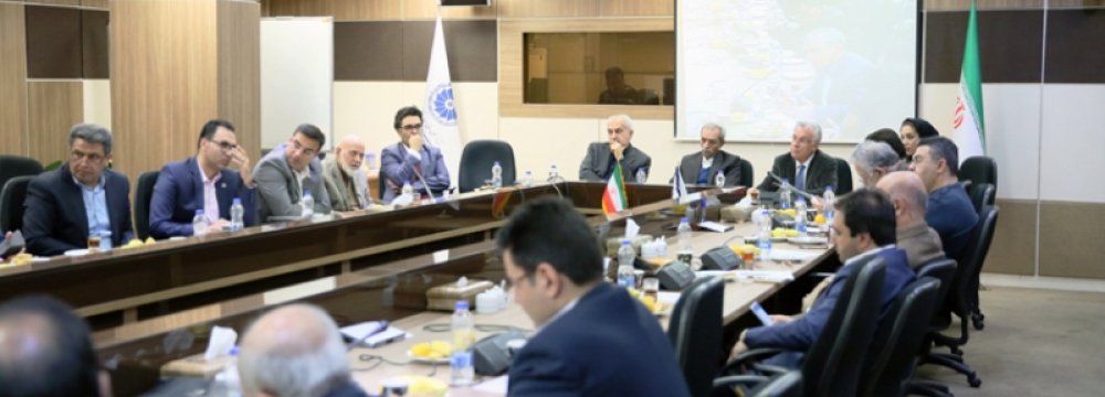Iran Private Sector Explores Avenues to Mitigate Impact of US Sanctions