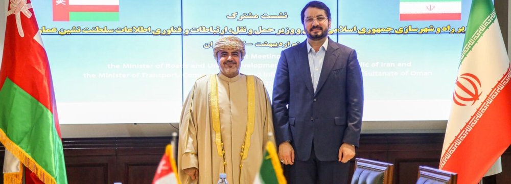 Iran, Oman Engage to Bolster  Transport, Logistics Ties 