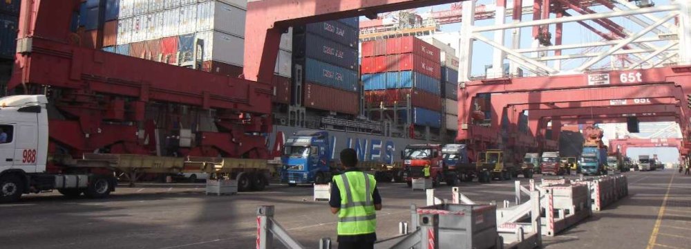 Iran’s Commercial Ports Register 159 Million Tons in Throughput