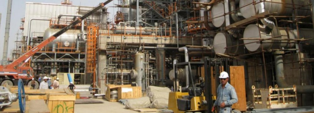 Talks Underway to Attract €1.7b for Abadan Refinery