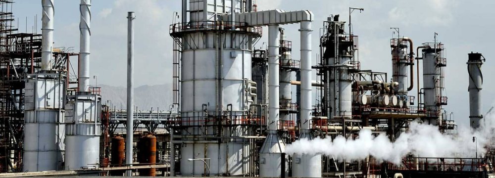 Abadan Refinery Gasoline  Production Capacity at 12 ml/d