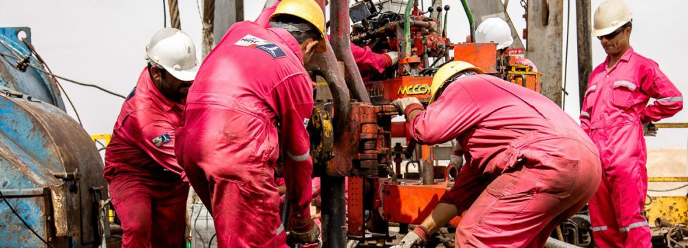 Oil Output at 3.9m bpd in 2017