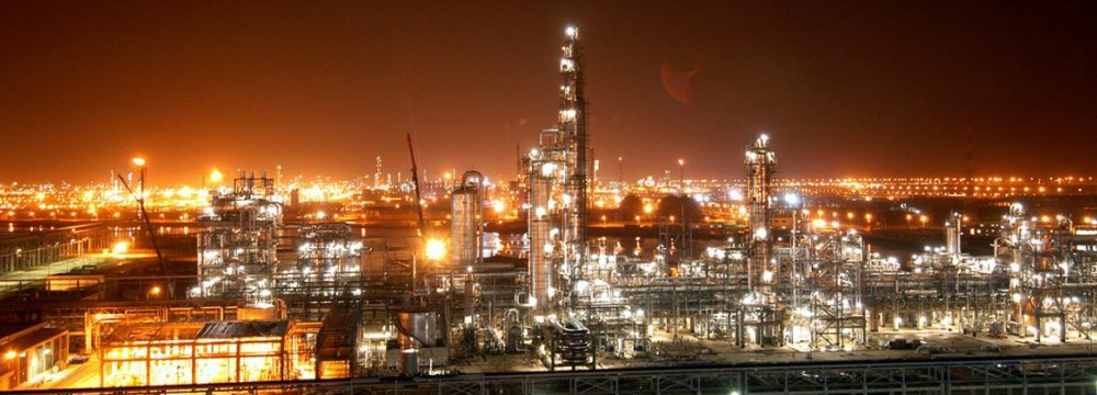 Water Shortage Taking Toll on Isfahan Refinery