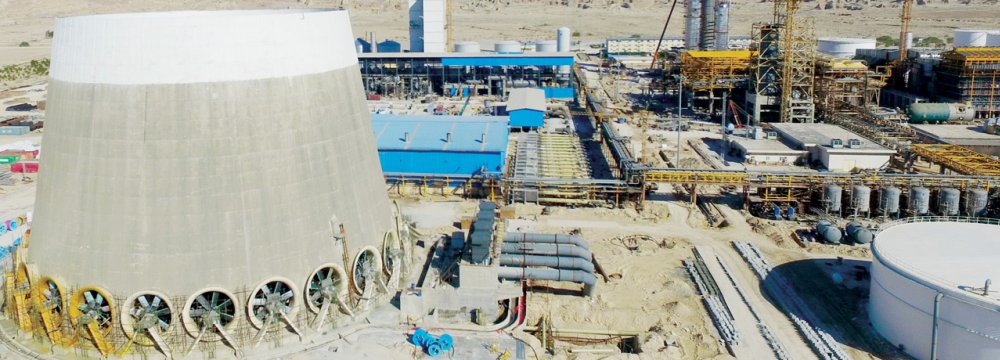 Kaveh Methanol Complex Starts Production