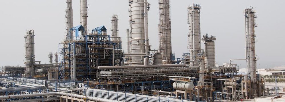 Iran Petrochem Exports Earn $1.1 Billion in 30 Days | Financial Tribune