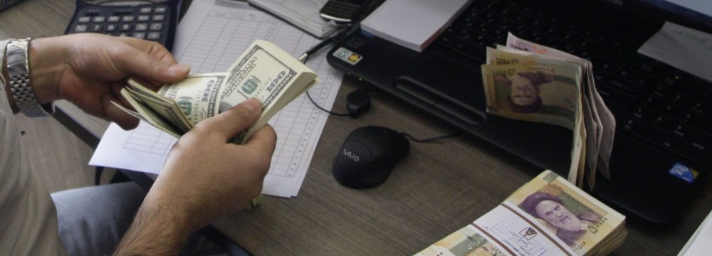 At 26,000 Rials, US Dollar Surpasses All-Time High 