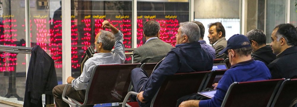 Tehran Stocks Pare Losses After Sharp Plunge 