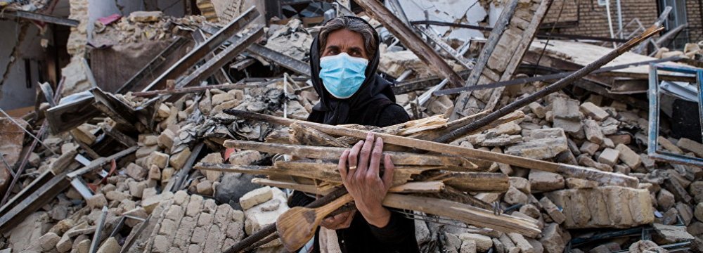 One of the photos of Younes Khani from Kermanshah’s last year earthquake 