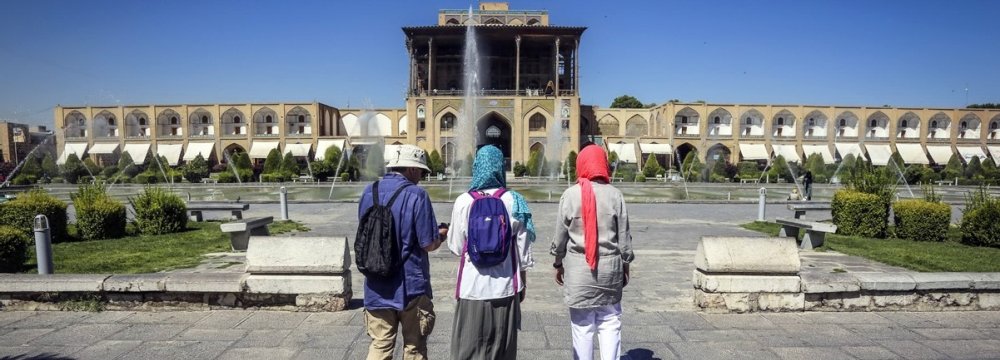 Isfahan Appoints Task Force to  Attract More Chinese Visitors 